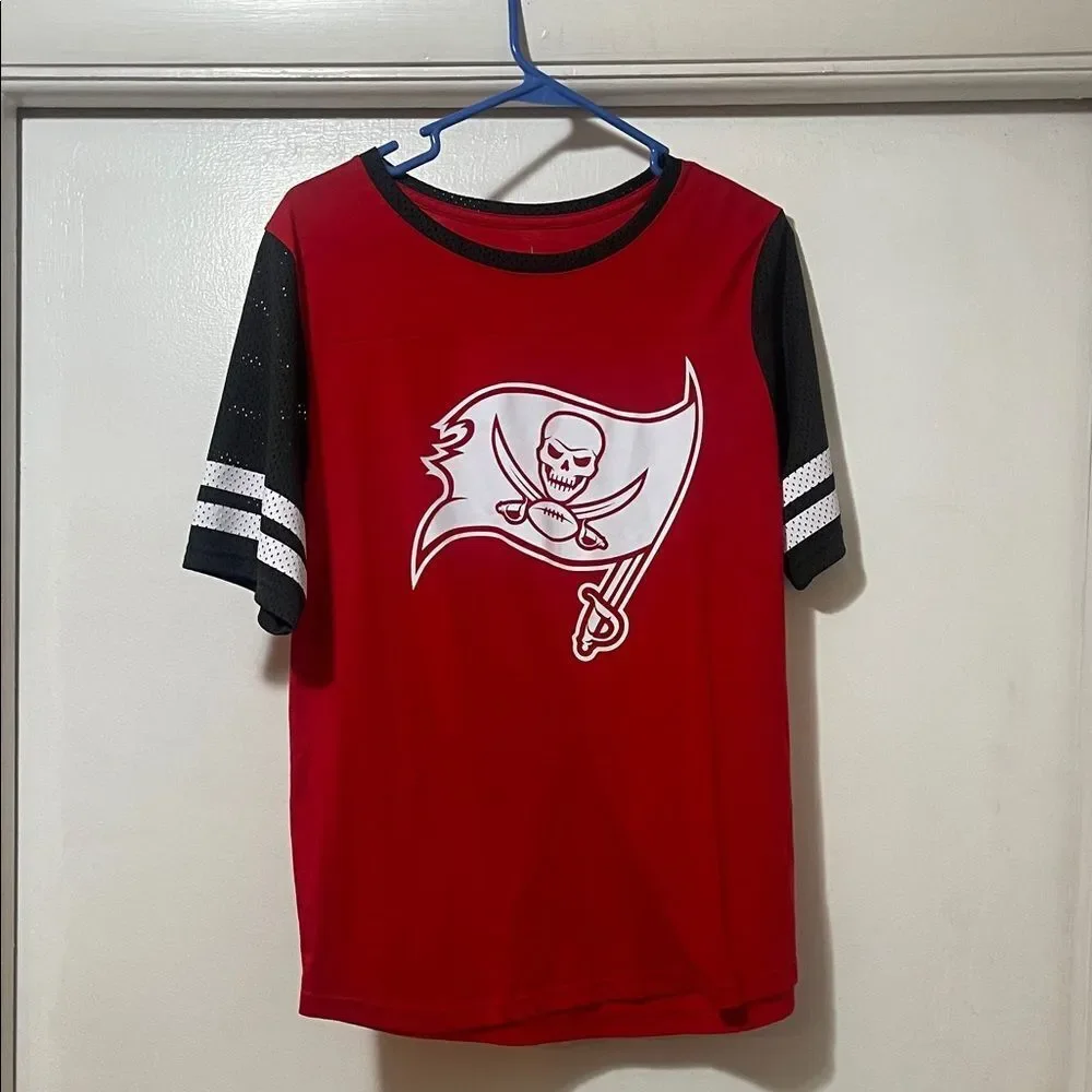Tampa Bay Buccaneers T-shirt size extra large